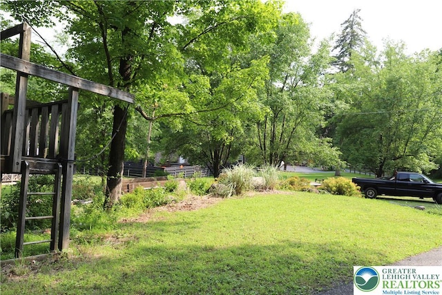 118 Burgoon Rd, Stroud Twp, PA 18301 - view of yard