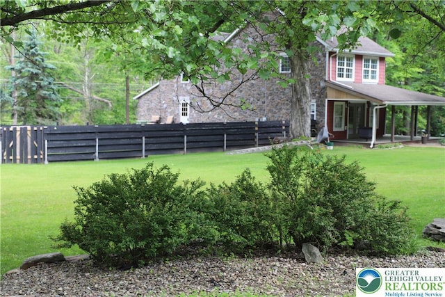 118 Burgoon Rd, Stroud Twp, PA 18301 - fenced backyard featuring a patio