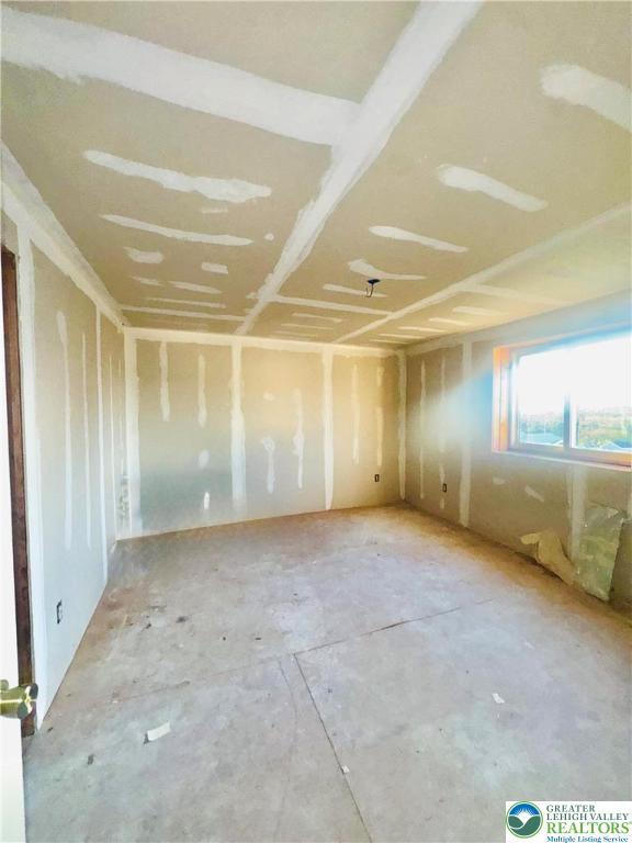 1117 Burton St, Luzerne, PA 18224 - photo 25
