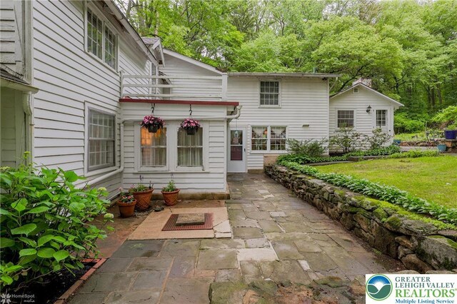 6650 Mountain Rd, Macungie Boro, PA 18062 - view of patio