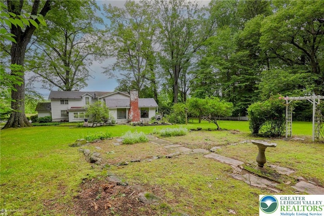6650 Mountain Rd, Macungie Boro, PA 18062 - view of grassy yard