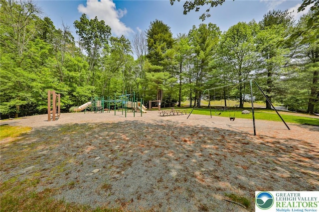 205 Osprey Way, Middle Smithfield Twp, PA 18302 - view of community featuring view of scattered trees