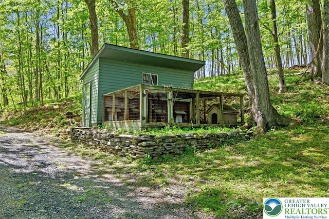 1341 Beaver Valley Rd, Hamilton Twp, PA 18360 - view of front facade featuring an outdoor structure