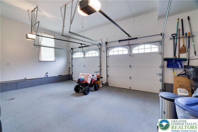 638 Stratton Dr, Middle Smithfield Twp, PA 18302 - garage with a garage door opener