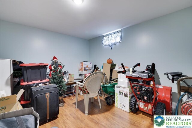638 Stratton Dr, Middle Smithfield Twp, PA 18302 - recreation room featuring wood finished floors