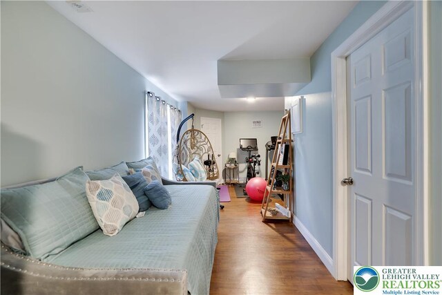 638 Stratton Dr, Middle Smithfield Twp, PA 18302 - bedroom with wood finished floors