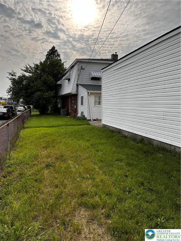 701 N Lacrosse St, Allentown City, PA 18109 - view of yard