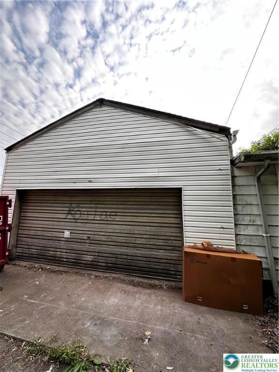 701 N Lacrosse St, Allentown City, PA 18109 - view of garage