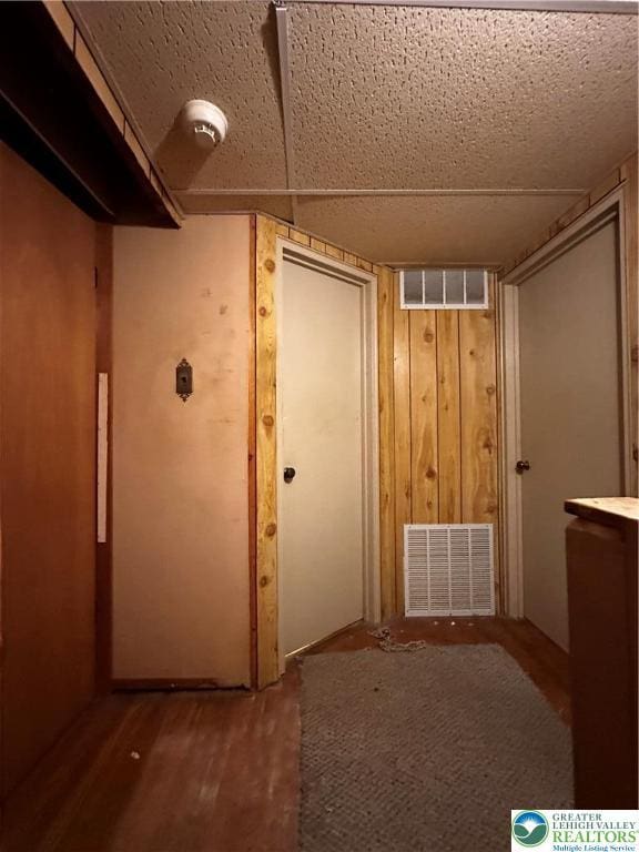 701 N Lacrosse St, Allentown City, PA 18109 - corridor featuring a textured ceiling