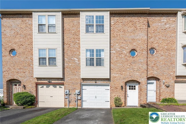 219 Flint Hill Rd, Alburtis Boro, PA 18011 - photo 1
