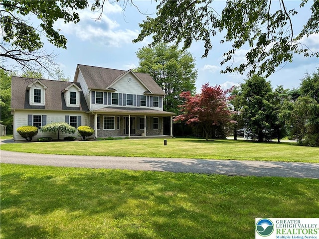 538 Carney Rd, Polk Twp, PA 18071 - view of front facade featuring a front lawn and a porch