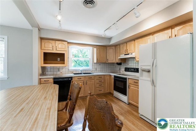 7494 Franks Dr, East Allen Twp, PA 18014