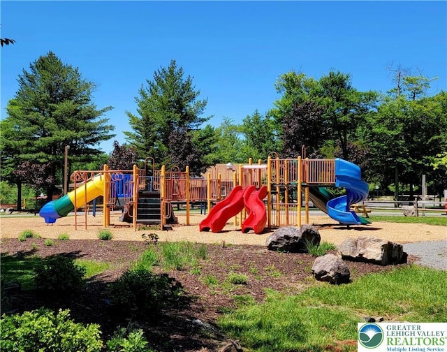 8237 Natures Dr, Coolbaugh Twp, PA 18466 - view of community playground