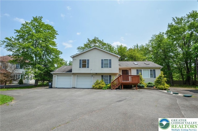1214 Shadblow Rd, Tobyhanna Twp, PA 18346 - split level home featuring driveway