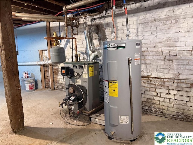 1478 E 5th St, Bethlehem City, PA 18015 - utility room with water heater and a heating unit