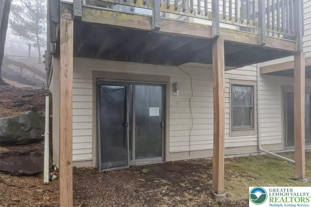 417 Hickory Dr, Jackson Twp, PA 18372 - back of property with a balcony