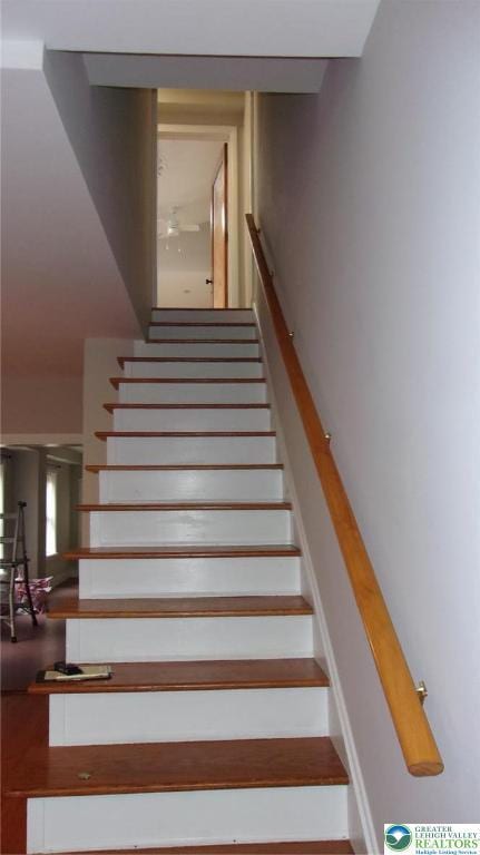 139 N 11th St, Allentown City, PA 18102 - view of staircase