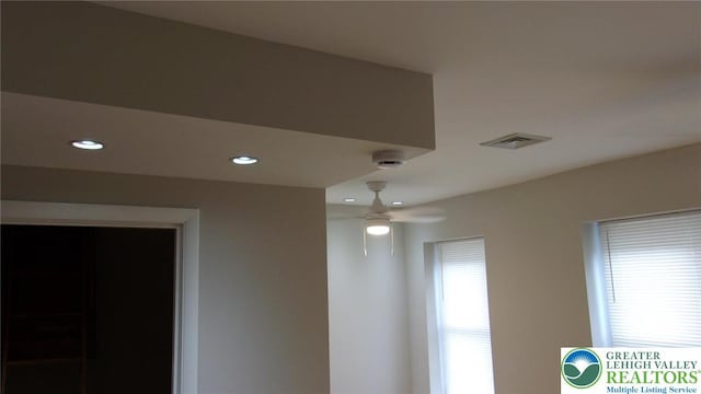 139 N 11th St, Allentown City, PA 18102 - detailed view of recessed lighting, ceiling fan, and a smoke detector