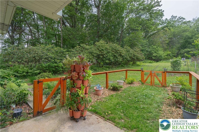 636 School Rd, Plainfield Twp, PA 18064 - view of gate