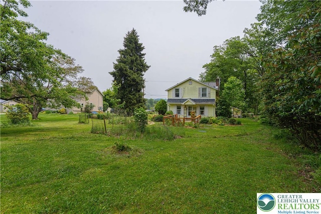 636 School Rd, Plainfield Twp, PA 18064 - view of green lawn