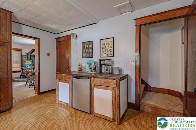 636 School Rd, Plainfield Twp, PA 18064 - hallway with light carpet and baseboards