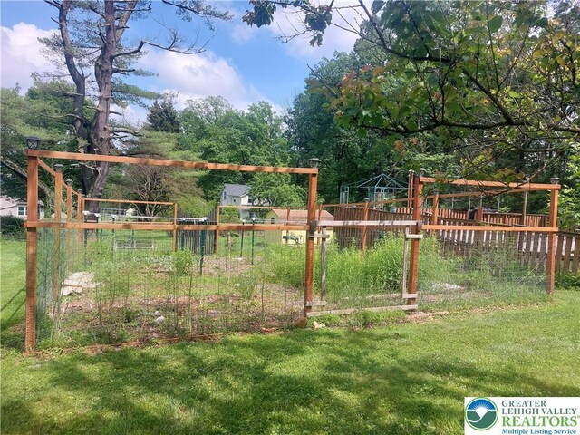 636 School Rd, Plainfield Twp, PA 18064 - view of yard