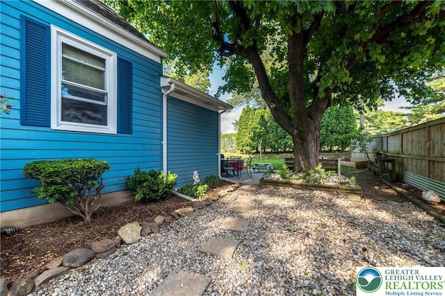 321 Willow Rd, Hellertown Borough, PA 18055 - view of yard featuring a patio area