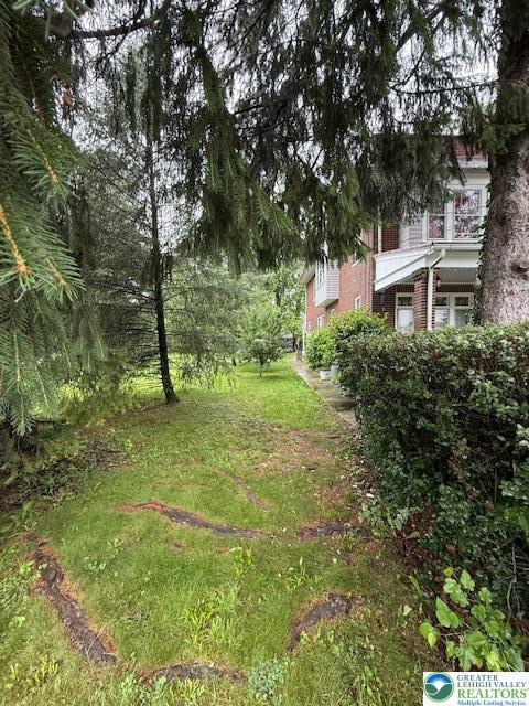 2413 Walbert, South Whitehall Twp, PA 18104 - view of yard