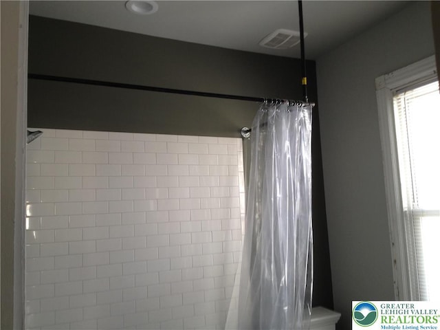 1002 Lehigh St, Easton, PA 18042 - bathroom view of tiled shower