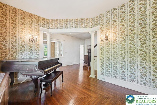 200 W Pierce St, Easton, PA 18042 - sitting room featuring decorative columns and wallpapered walls