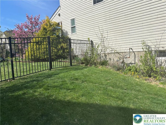 21 Millbrook Ct, Palmer Twp, PA 18045 - view of yard