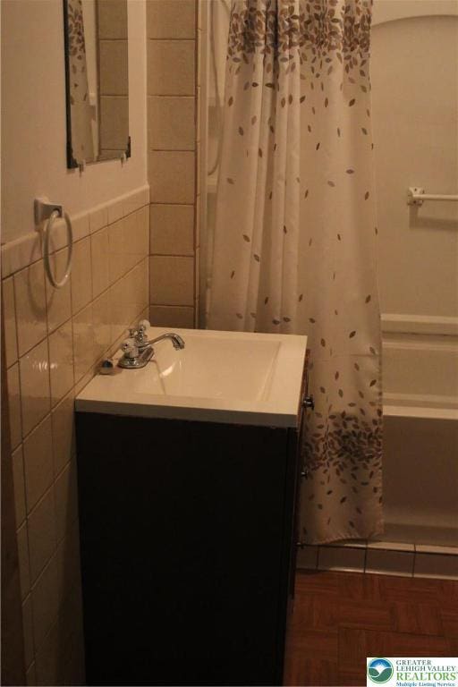 303 Berks, Palmer Twp, PA 18045 - full bath featuring vanity and shower / bath combo with shower curtain