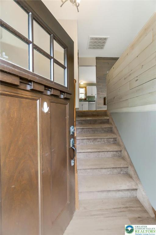 2227 Cheyenne Dr, Tunkhannock Township, PA 18610 - view of stairs