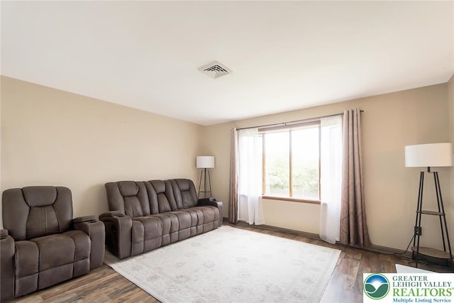 2227 Cheyenne Dr, Tunkhannock Township, PA 18610 - living room featuring wood finished floors and baseboards