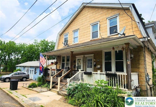 2463 Hillside Ave, Wilson Boro, PA 18042 - multi unit property with a gambrel roof and covered porch