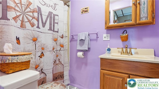 107 B St, Pen Argyl Boro, PA 18072 - bathroom with vanity and curtained shower
