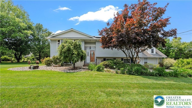 807 Bangor Rd, Plainfield Twp, PA 18064 - view of front facade featuring a front yard and solar panels