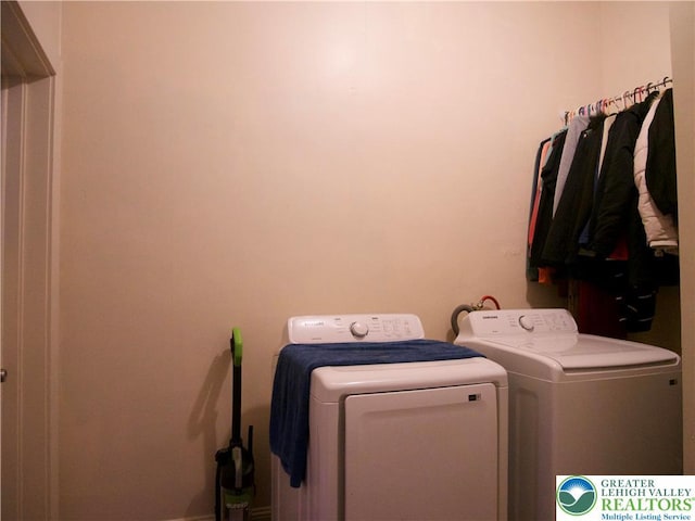 266 E Walnut St, Allentown City, PA 18109 - laundry room with washer and dryer