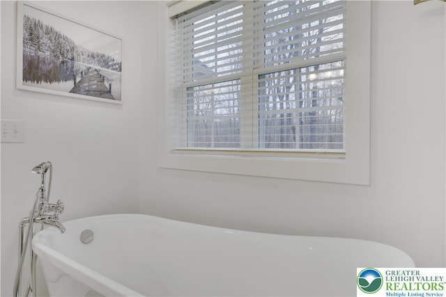 119 Tenicum Trl, Coolbaugh Twp, PA 18347 - full bathroom featuring a freestanding tub
