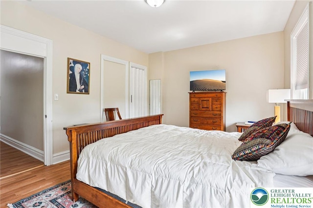 337 N 10th St, Allentown City, PA 18102 - bedroom featuring wood finished floors and baseboards