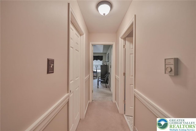 106 Fernwood Dr, Forks Twp, PA 18040 - corridor featuring light carpet