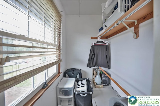 106 Fernwood Dr, Forks Twp, PA 18040 - view of walk in closet