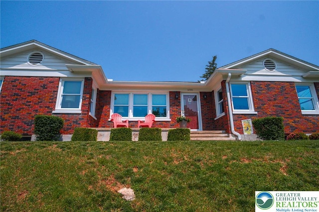 6790 Fairview Ave, Lower Mt Bethel Twp, PA 18013 - ranch-style house featuring brick siding and a front lawn