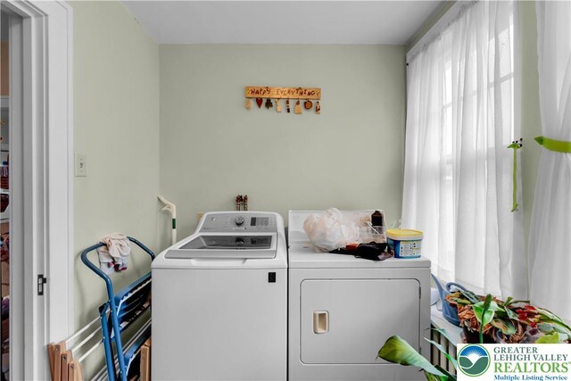 242 N Lehigh St, Tamaqua Boro, PA 18252 - laundry area with washing machine and clothes dryer