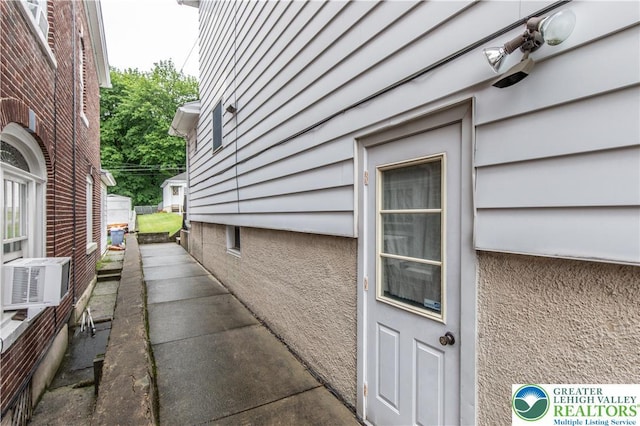 242 N Lehigh St, Tamaqua Boro, PA 18252 - view of side of home with cooling unit