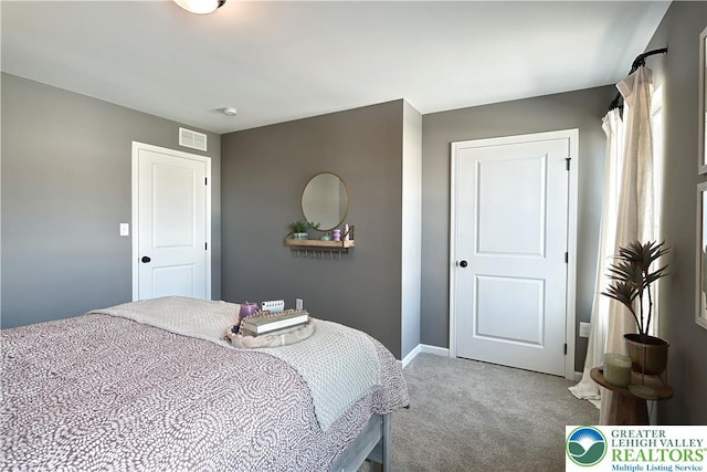 3220 Eisenhower Dr, Allen Twp, PA 18067 - bedroom featuring carpet flooring and baseboards