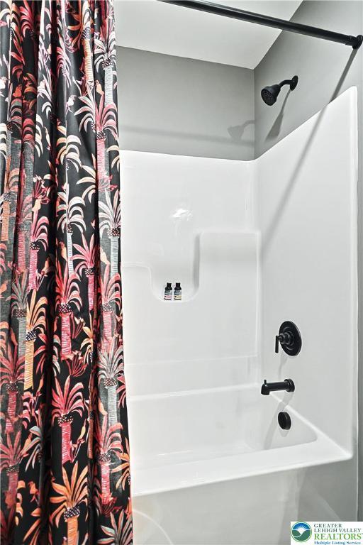 3220 Eisenhower Dr, Allen Twp, PA 18067 - full bathroom featuring shower / bath combo with shower curtain
