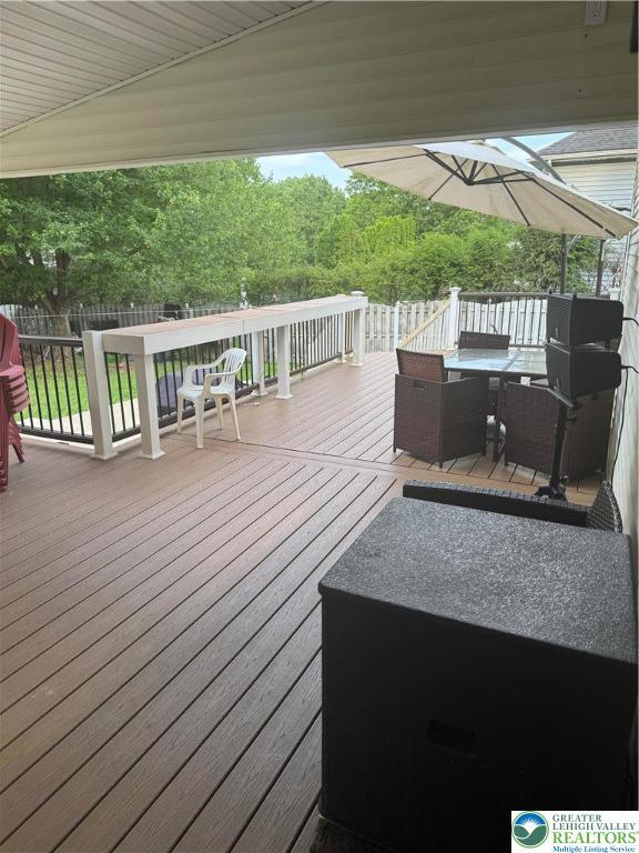 4410 Greenfield Rd, Hanover Twp, PA 18017 - view of deck