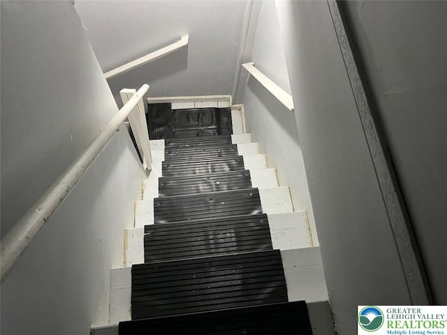 103 N Oak St, Easton, PA 18042 - view of stairs