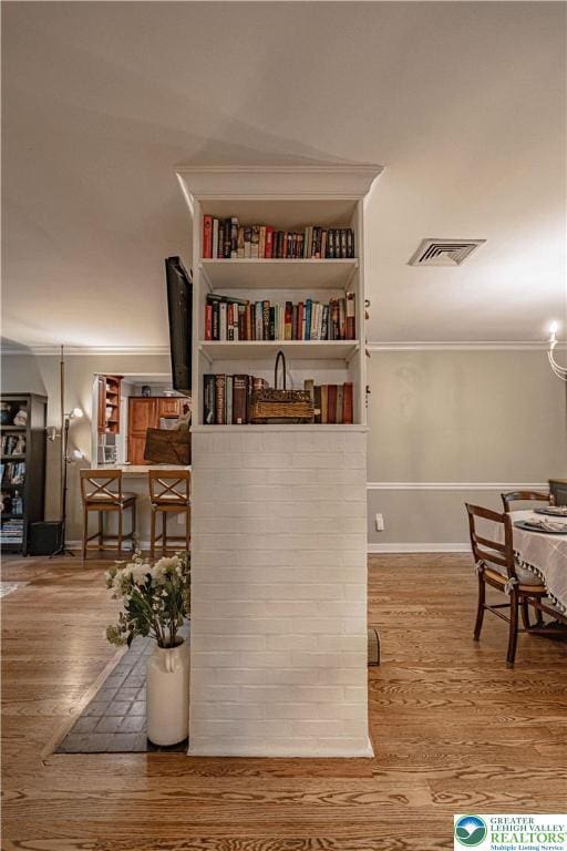 326 N Main St, Allentown City, PA 18104 - detailed view of ornamental molding and wood finished floors